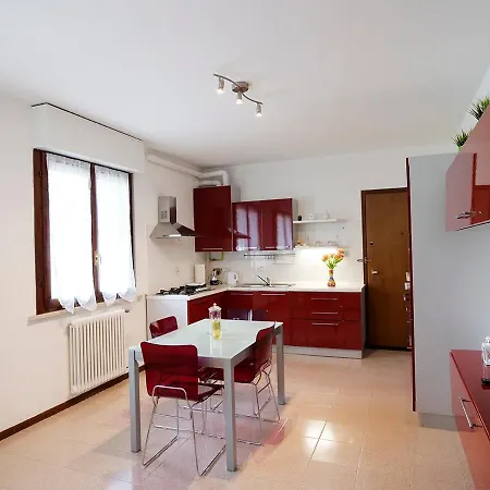 아파트 House In Color Sant'antonio (Mantova)